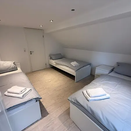Grosse Moderne Unterkunft Naehe Koeln Und Duesseldorf *