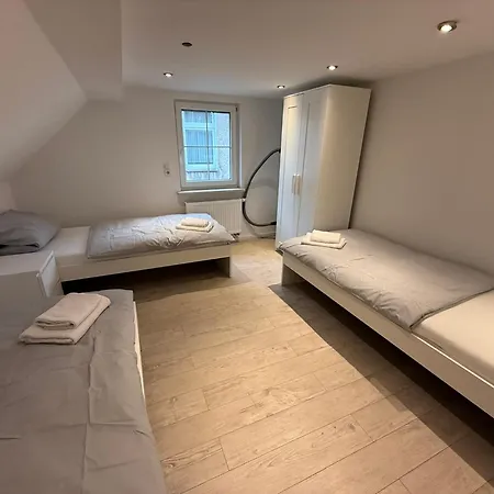 Grosse Moderne Unterkunft Naehe Koeln Und Duesseldorf *